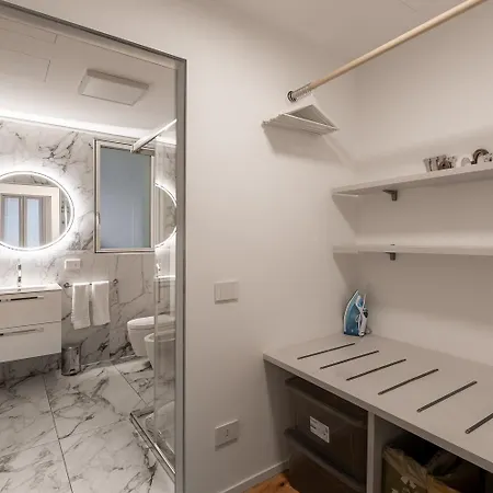 The Golden Duo Two Luxury Units In One Building By Aura Luxury Collection 아파트