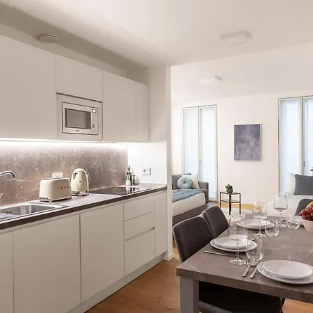 The Golden Duo Two Luxury Units In One Building By Aura Luxury Collection * 코모