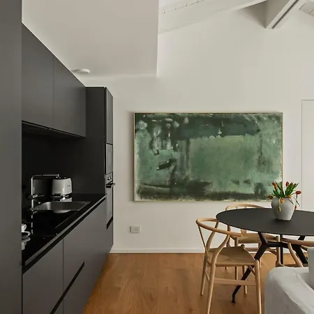 The Golden Duo Two Luxury Units In One Building By Aura Luxury Collection 아파트 *